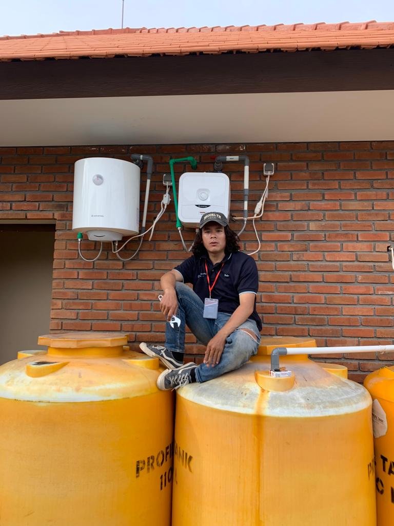 Dokumentasi instalasi water heater di lokasi pelanggan